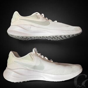 Nike Men's White and Cream Trainers